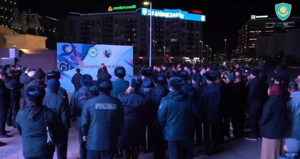 Атырауда жасөспірімдер қауіпсіздігін күшейту мақсатында полиция мен әкелер бірлескен патрульге шықты