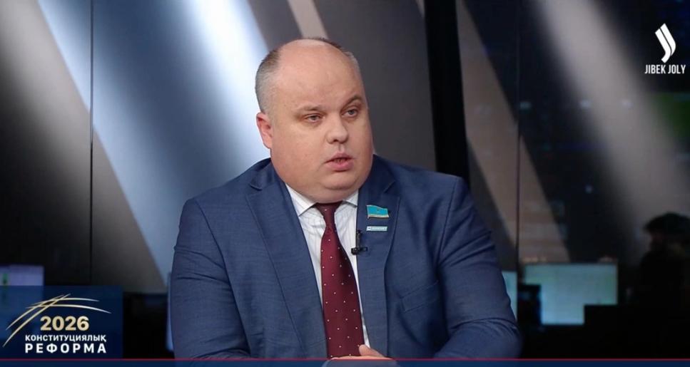 Конституциялық комиссия отырысында қандай ұсыныстар айтылды – Максим Рожинмен сұхбат