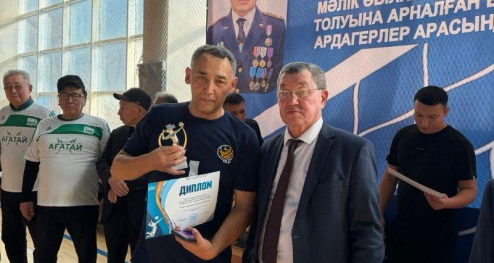 Атырауда ардагерлердің волейбол турнирі өз мәресіне жетті