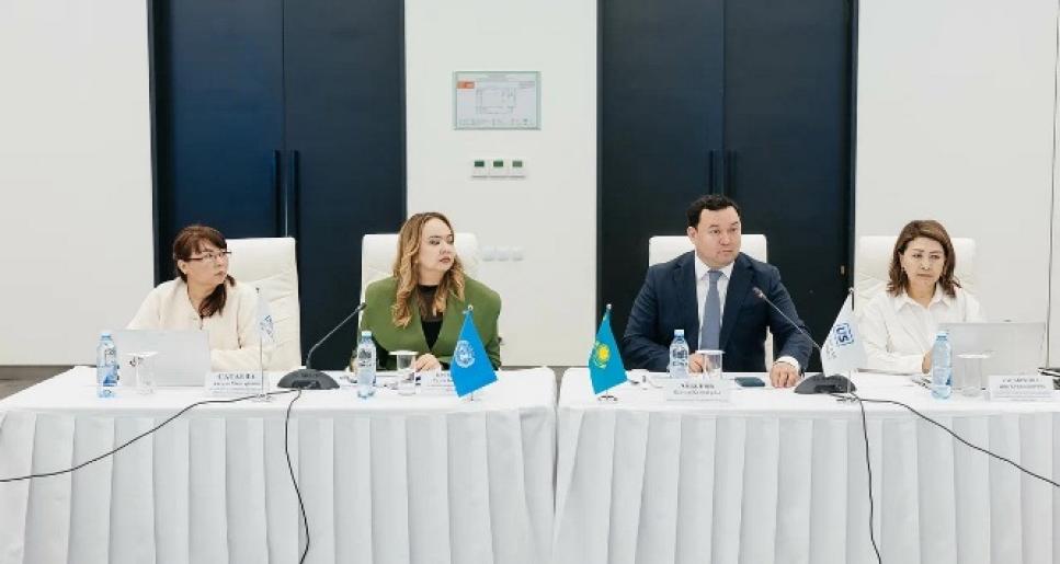 Атырауда әйелдер денсаулығын қорғау бағытындағы өзекті мәселелер қаралды