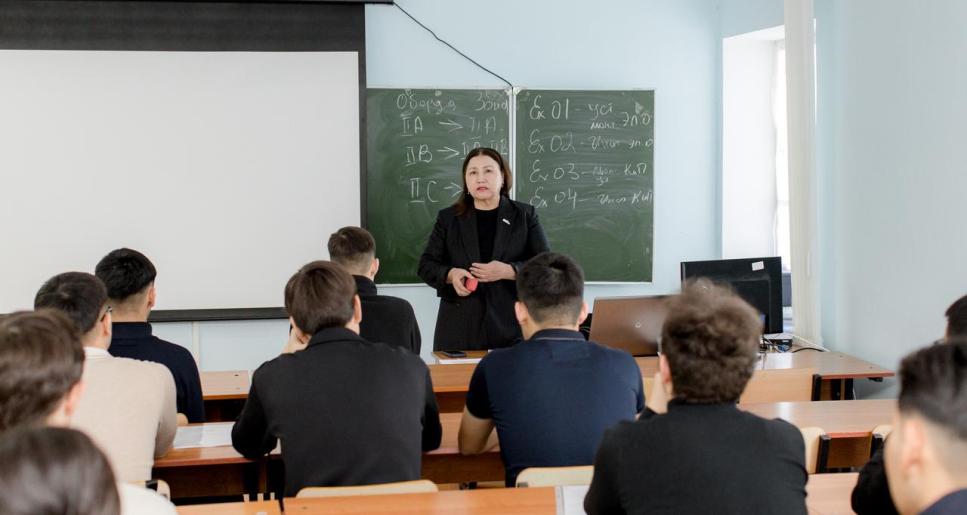 «БІРПАЛАТАЛЫ ПАРЛАМЕНТ: ҚОЛДАЙМЫН/ҚАРСЫМЫН» ТАҚЫРЫБЫНДА ЖАСТАР АРАСЫНДА КЕЗДЕСУ