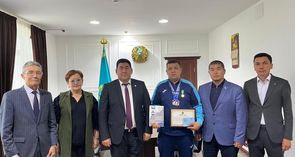 Азияны мойындатқан Айбол