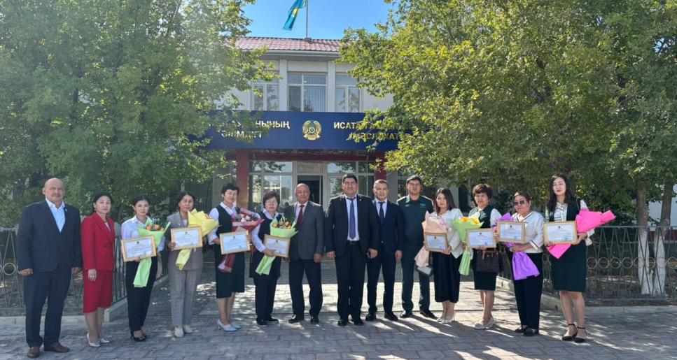 Қорғаныс саласының қызметкерлері құрметке бөленді