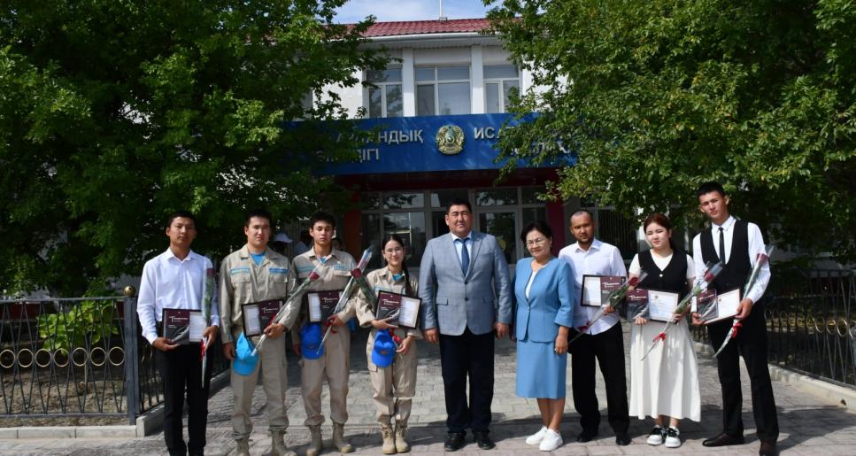 Аудан әкімі жеңімпаз жастармен жүздесті