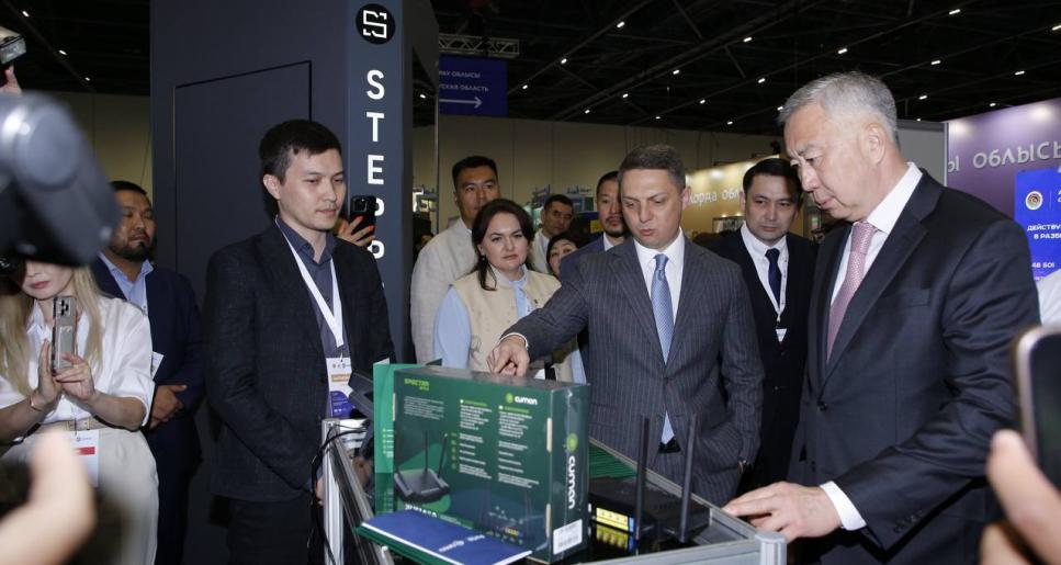 Серік Жұманғарин Ulttyq ónim – 2025 атты отандық өндірушілер көрмесін ашты